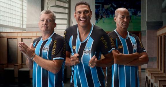 Novo uniforme do Grêmio apresentado para a temporada
