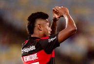 Renovação volta à pauta no Flamengo, e Bruno Henrique se manifesta