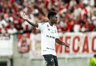 Ex-Cruzeiro chama atenção em estreia pelo maior campeão estadual do Brasil