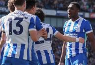 Ex-Manchester United brilha, e Brighton bate Liverpool pela Premier League