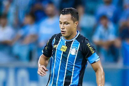 Marlon, lateral-esquerdo do Grêmio