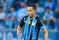 Marlon, do Grêmio, passa por cirurgia após grave fratura contra o Vitória