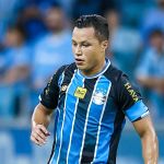 Marlon, do Grêmio, passa por cirurgia após grave fratura contra o Vitória