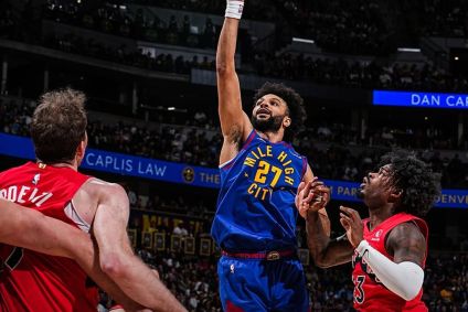 Jamal Murray pontua pelos Nuggets contra o Toronto