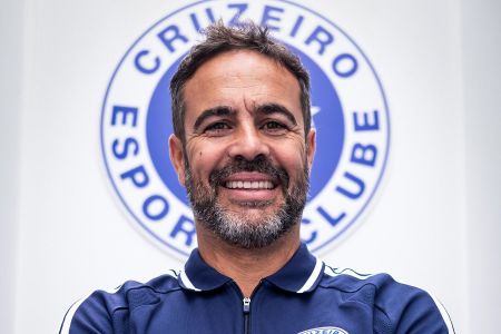 Artur Jorge é o técnico do Cruzeiro