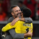 Torcedor do Cruzeiro, goleiro ostenta marca na carreira de Artur Jorge