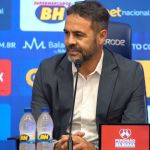 Artur Jorge projeta adaptação no Cruzeiro e prega paciência por evolução