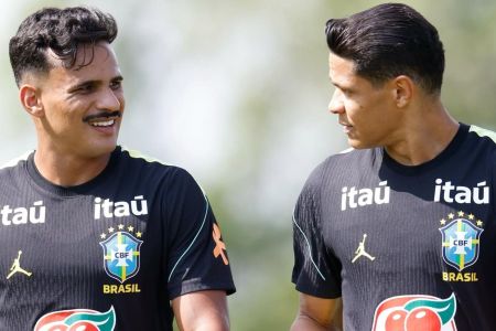 Kaiki Bruno, do Cruzeiro, e Douglas Santos, ex-Atlético