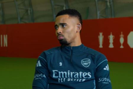 Gabriel Jesus em entrevista a Romário
