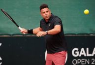 Ídolo do Cruzeiro, Ronaldo disputará torneios federados de tênis