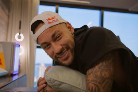 Neymar, em vídeo publicado em seu canal oficial