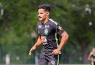 Na Seleção, Kaiki tem encontro com ídolo do Cruzeiro e Rivaldo; veja