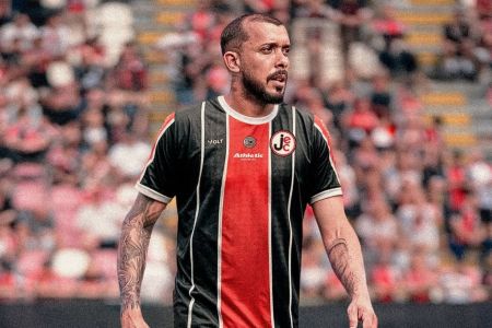 Pedro Botelho, novo zagueiro do Joinville