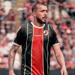 Campeão pelo Atlético, ex-Arsenal é anunciado por tradicional clube do Sul