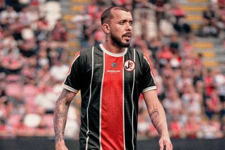 Pedro Botelho, novo zagueiro do Joinville