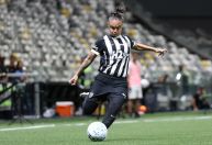 Futebol feminino: lateral do Atlético sofre lesão e passará por cirurgia