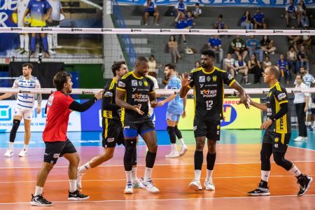 Praia Clube comemora ponto sobre o Sada Cruzeiro