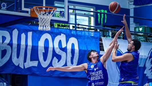 Jogadores em treino do Cruzeiro Basquete