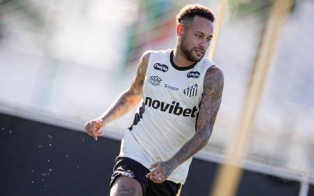 Neymar em treino do Santos
