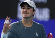 João Fonseca perde para jovem espanhol e é eliminado do Masters 1000 de Madri