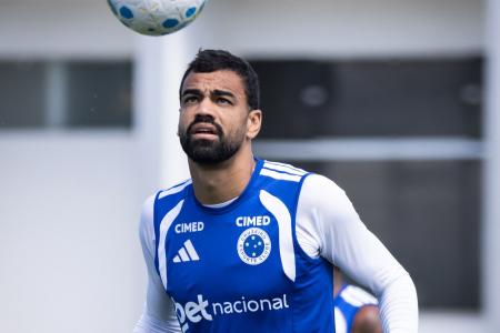 Fabrício Bruno em treino do Cruzeiro