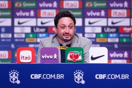 Arthur Elias em convocação da Seleção Brasileira Feminina