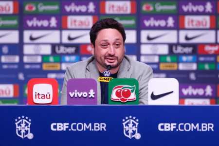 Arthur Elias em convocação da Seleção Brasileira Feminina