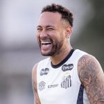 Neymar comenta 'dilemas' da carreira e faz apelo: ‘Também sou ser humano’