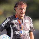 Cuca, do Santos, manda recado à torcida e patrocinadores: 'Estou aberto'
