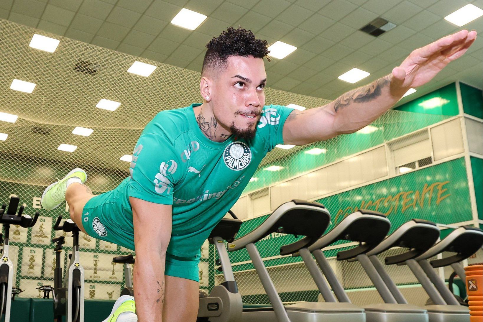Dirigente do Palmeiras abre o jogo sobre situação de Paulinho: 'Sabíamos do risco'