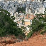 Geólogos realizam estudos em área de deslizamento no Morro do Cristo