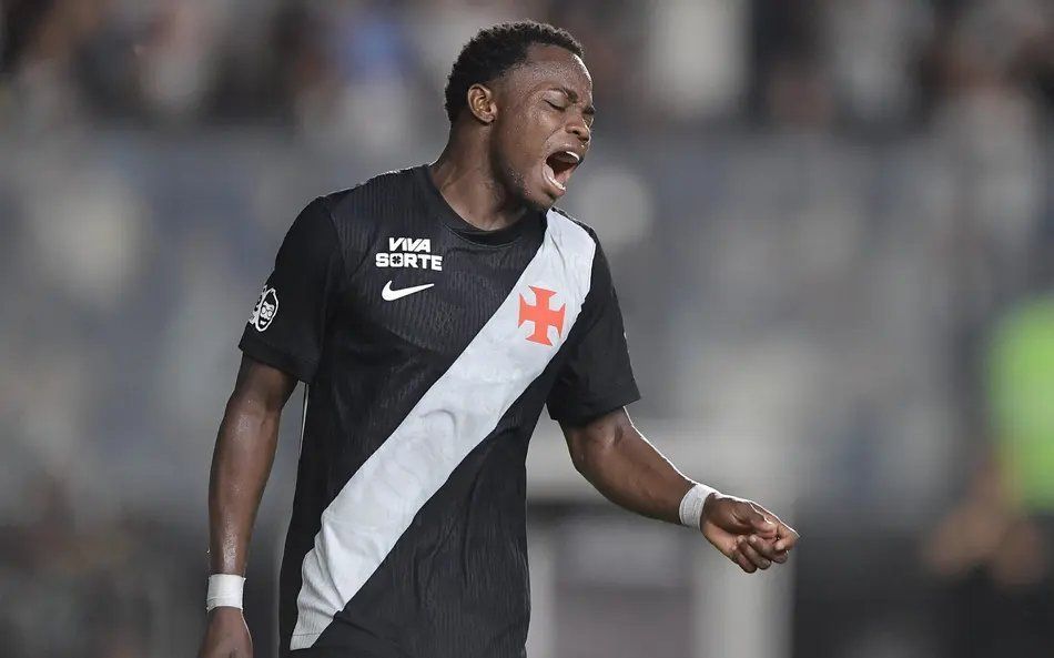 Destaque do Vasco entra pendurado no clássico contra o Fluminense