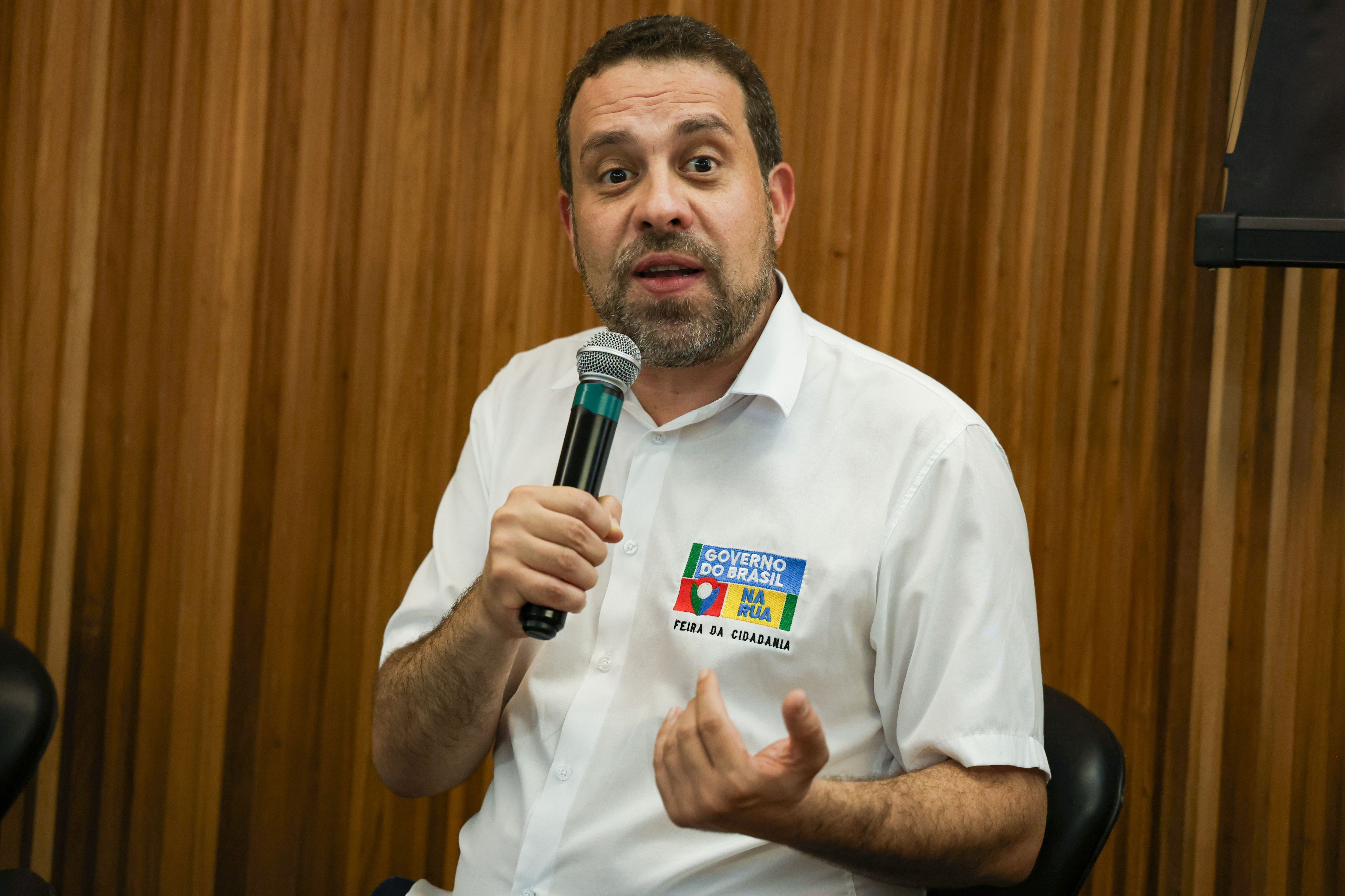 Governo federal vai anunciar R$ 450 milhões para projetos apresentados por moradores de Mariana