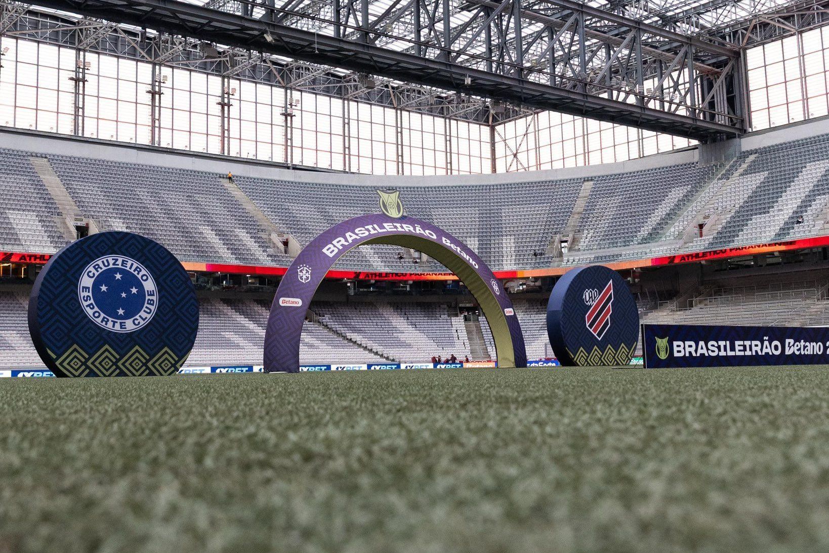 Athletico-PR x Cruzeiro: jogo pelo Brasileirão tem início adiado