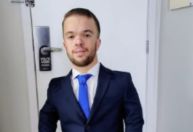 Homem com nanismo poderá refazer teste do concurso da PCMG, decide STF