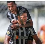 Titular no Vasco, Tchê Tchê relembra títulos no Atlético e exalta Hulk