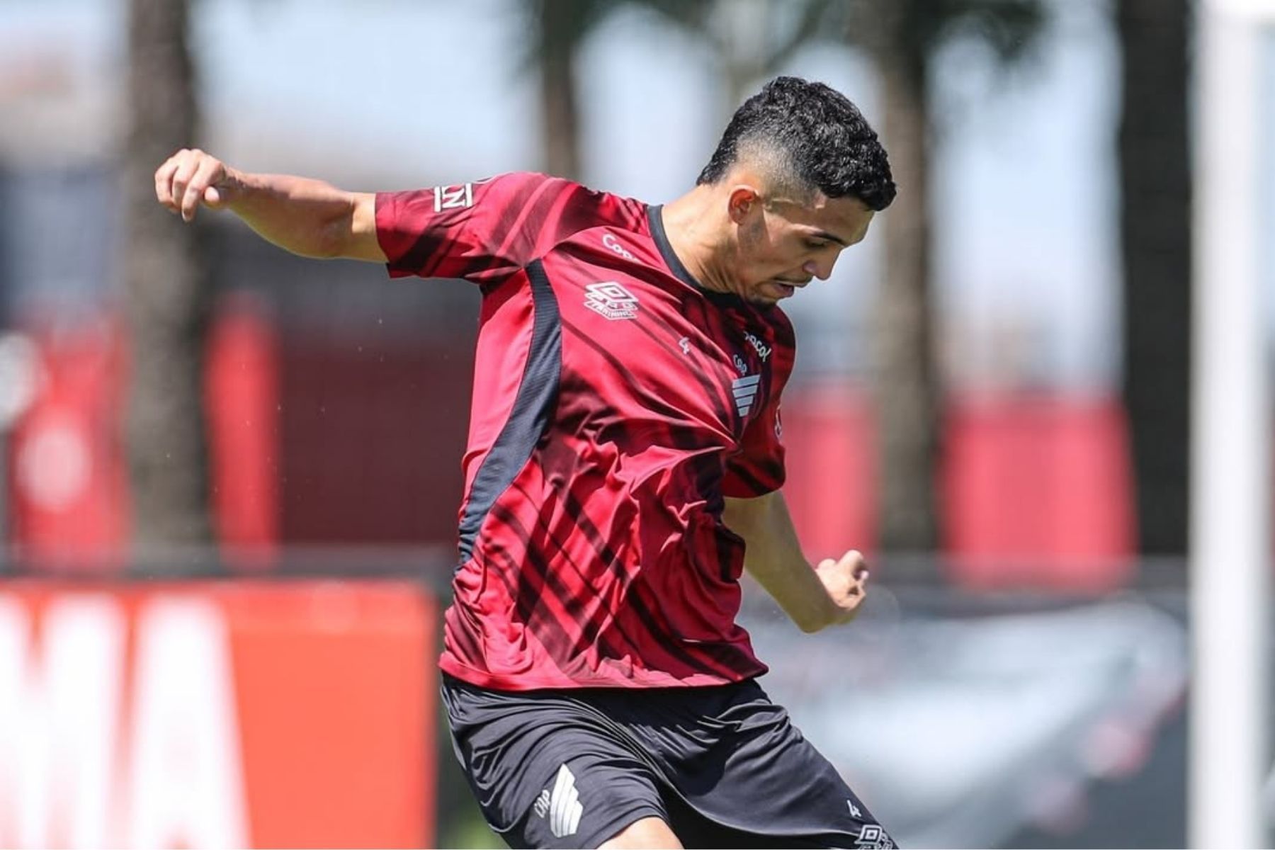Athletico-PR terá retorno importante para duelo com o Corinthians pelo Brasileiro