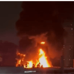 Incêndio de grandes proporções atinge distribuidora de tintas na Grande SP