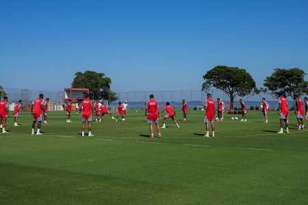 Inter em treino no CT Parque Gigante