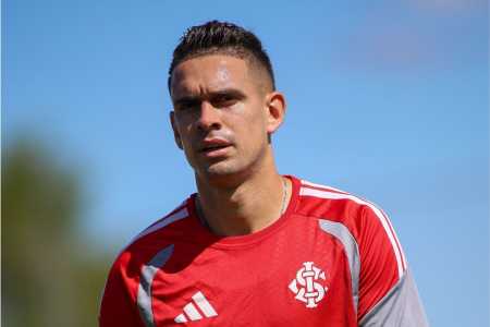 Rafael Borré em treino pelo Internacional
