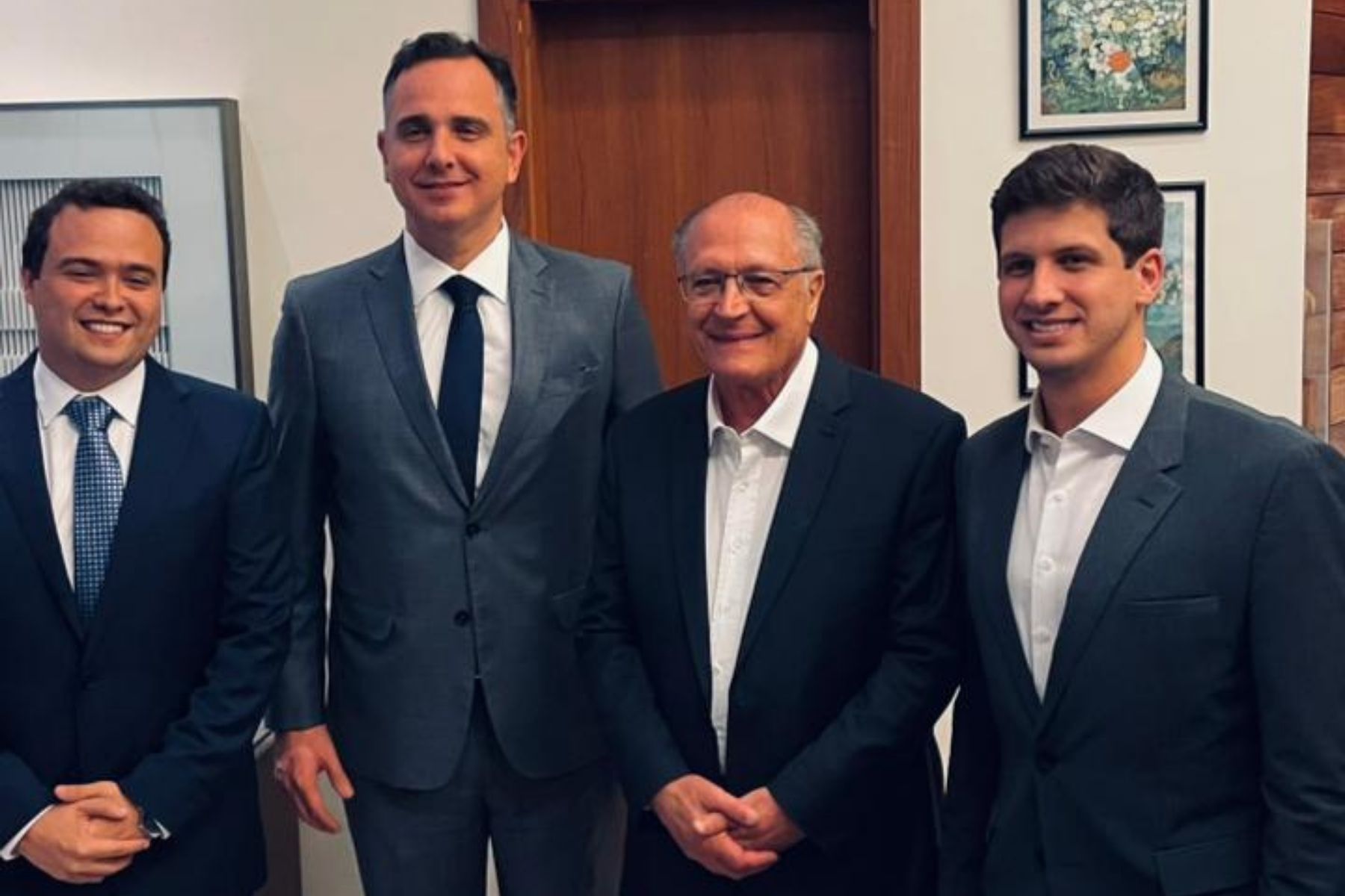 Pacheco vai a jantar do PSB com Alckmin e se aproxima de filiação