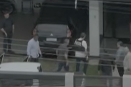 Ex-presidente Jair Bolsonaro chegou em casa para cumprir 90 dias de prisão domiciliar
