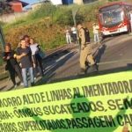 Passageiros fazem protesto e fecham terminal de ônibus em Vespasiano