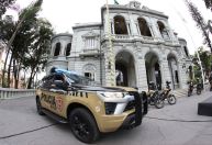 Motorista é baleado e passageiro assume direção do carro na Grande BH