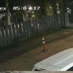 Vídeo mostra suspeito de furtar rabecão pulando muro do IML de BH