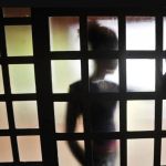 Mulher é agredida pelo pai após denunciar ser abusada por irmão adolescente