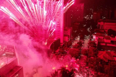 Show de fogos na Sede de Lourdes em comemoração aos 118 anos do Atlético
