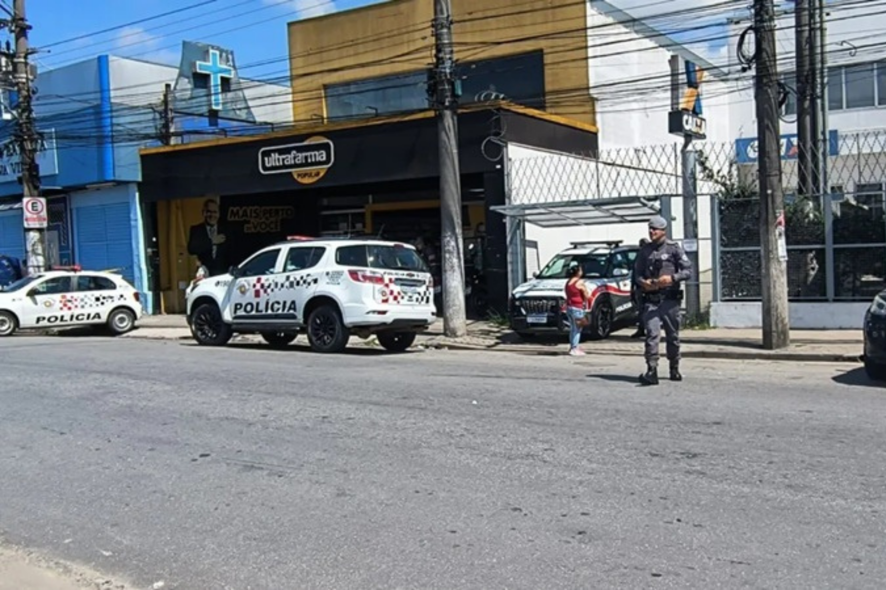 Funcionária e parente são sequestrados em roubo a banco na Grande SP