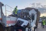 Batida entre carreta e caminhão deixa um morto na BR-040, em Sete Lagoas