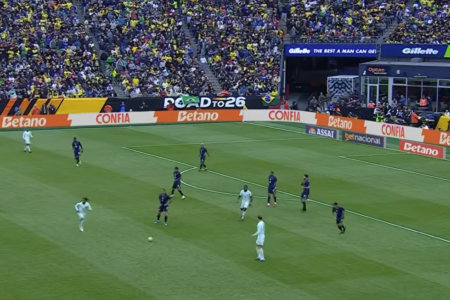 Torcida em jogo da Seleção Brasileira contra a França